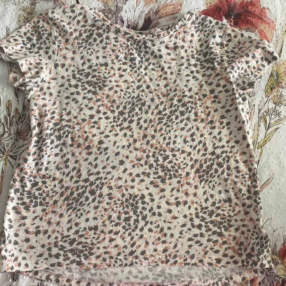 Like new leopard print tee